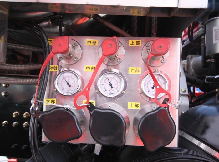 解放 奥威(J5P)重卡 310马力 6X2 LNG牵引车(CA4252P2T3EM)底盘图（17/23）