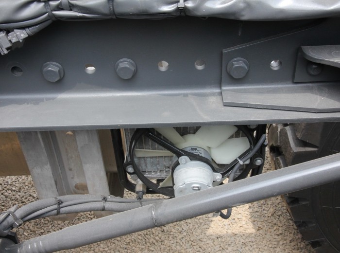 奔驰 Actros重卡 610马力 6X6 大件牵引车(型号4060)底盘图（31/50）