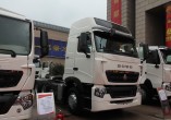 中国重汽 HOWO-T7H重卡 430马力 6X4 牵引车（ZZ4257V324HC1B）