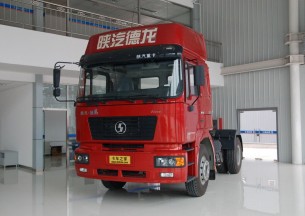 陕汽 德龙F2000重卡 330马力 4X2 牵引车(加宽加长高顶)(SX4184NR351)