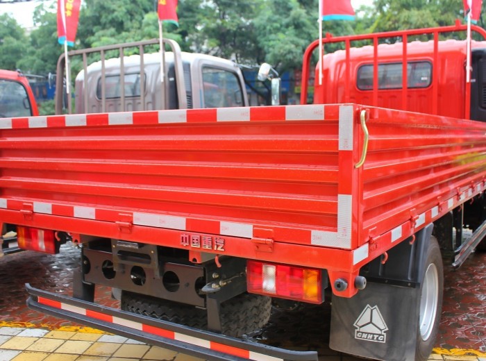 中国重汽HOWO 悍将 115马力 4.2米单排栏板轻卡上装图（6/13）