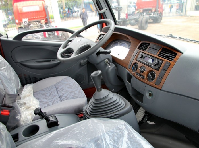 东风多利卡L 140马力 3300轴距单排轻卡底盘驾驶室图（46/57）