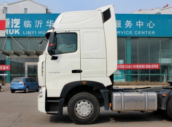 中国重汽 HOWO-T7H重卡 540马力 6X4 牵引车(ZZ4257V324HD1B)外观图（48/87）