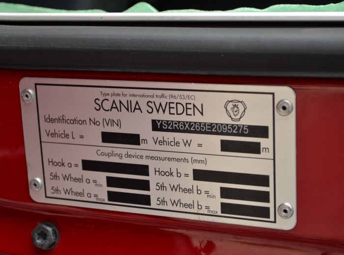 斯堪尼亚 R系列重卡 560马力 6X2 牵引车(型号R560 V8)驾驶室图（9/119）