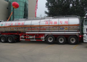 中国重汽 SITRAK C7H重卡 440马力 6X4 牵引车(ZZ4256V324MD1B)上装图