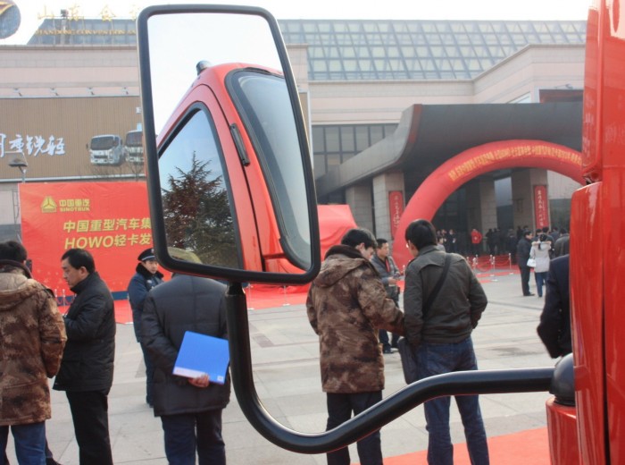 中国重汽HOWO 悍将 120马力 3.85米排半栏板轻卡(宽体)外观图（28/32）