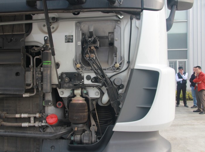 奔驰 Actros重卡 440马力 6X2 牵引车(型号2644)外观图（33/55）