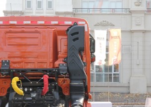 联合卡车U280 280马力 4X2 LNG牵引车(轻量化)(SQR4181NSZ-1)底盘图