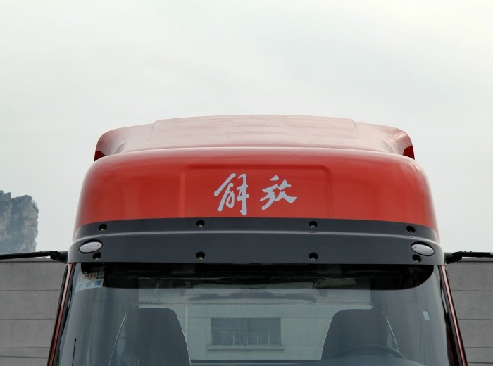 柳特 新安捷(L5R)重卡 420马力 6X4 牵引车(CA4255K2E4R5T1A92)外观图（9/56）