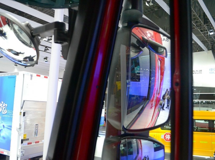 红岩 杰狮S100重卡 480马力 6X4 牵引车(CQ4255HXG334)驾驶室图（34/38）
