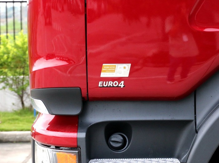 斯堪尼亚 R系列重卡 560马力 6X2 牵引车(型号R560 V8)外观图（62/97）