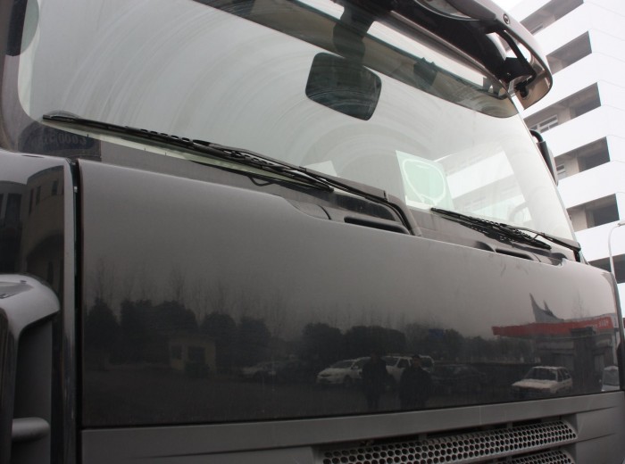 雷诺 Premium 380 DXi系列重卡 380马力 6X2 牵引车(中提升桥)外观图（12/29）