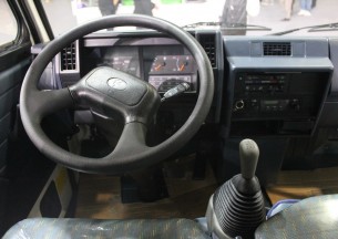 广汽日野 300J系列 125马力 3.31米双排厢式轻卡驾驶室图