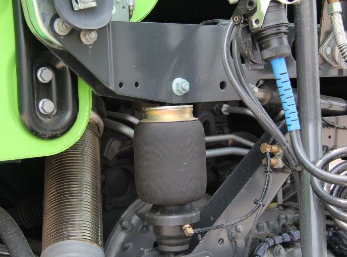 奔驰 Actros重卡 440马力 6X2 冷藏牵引车（型号2644）底盘图（8/26）