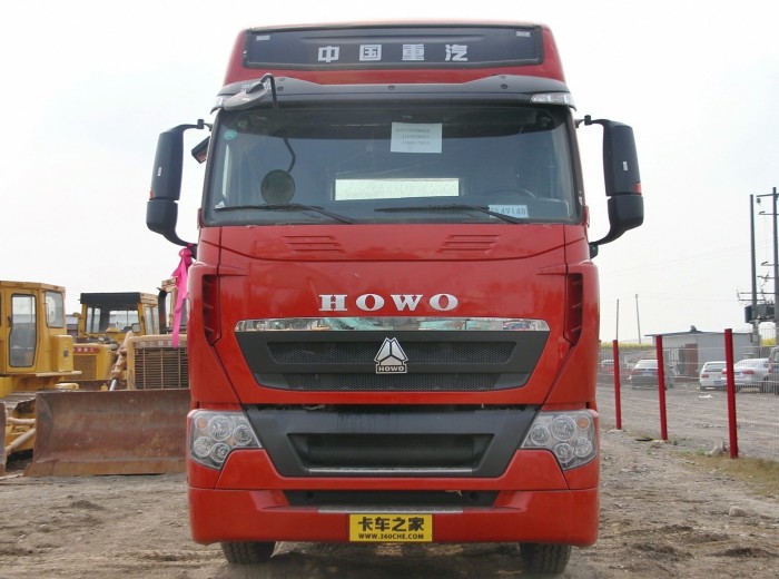 中国重汽 HOWO-T7H重卡 440马力 6X4 牵引车(ZZ4257V324HD1B)外观图（2/41）