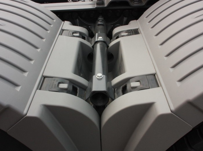 奔驰 Actros重卡 460马力 6X2 牵引车(后提升桥)(型号2646)底盘图（14/28）