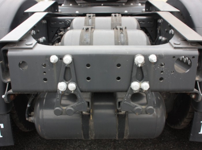 雷诺 Premium 380 DXi系列重卡 380马力 6X2 牵引车(中提升桥)底盘图（23/36）