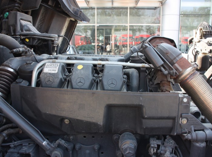 奔驰 Actros重卡 408马力 6X2 牵引车(黑金刚)(型号2544)底盘图（15/143）