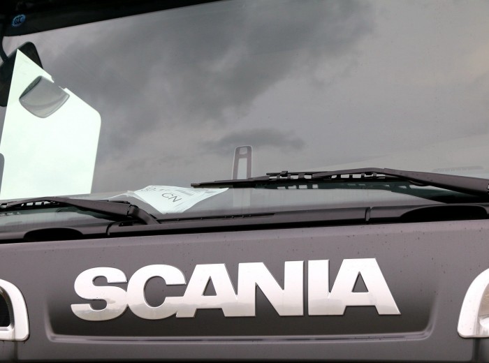 斯堪尼亚 R系列重卡 560马力 6X2 牵引车(型号R560 V8)外观图（36/97）