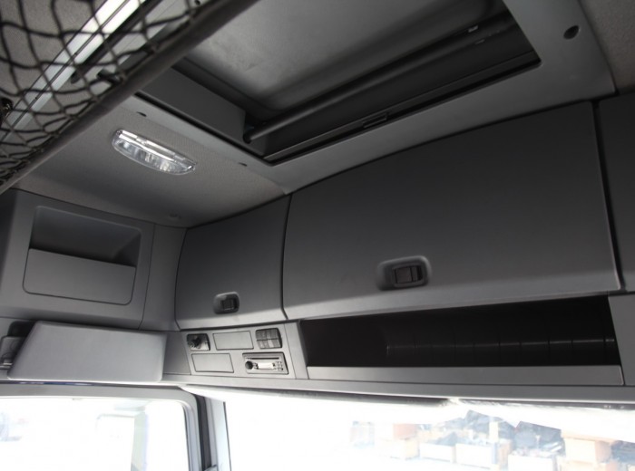 福田 欧曼GTL超能版 6系重卡 430马力 6X4 牵引车(平地板驾驶室)(BJ4259SNFKB)驾驶室图（58/110）