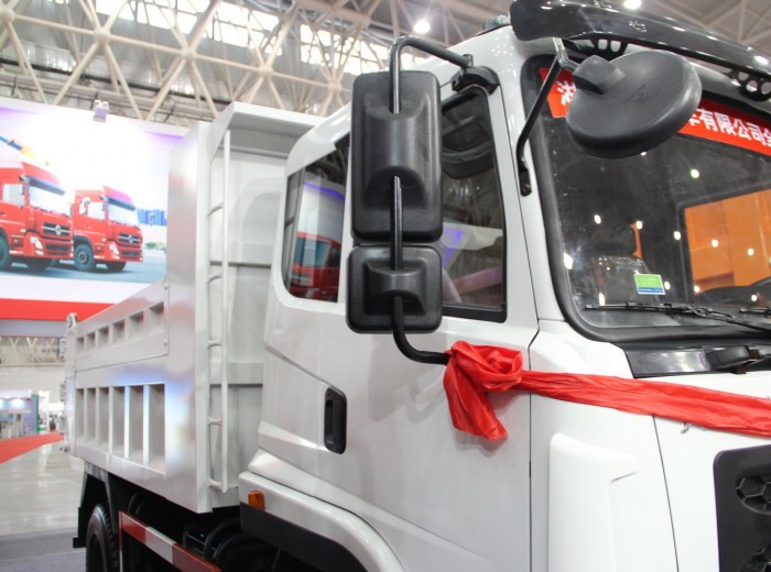 2013款大运 运驰中卡 140马力 4X2 自卸车(CGC3042PV34E3)外观图（19/21）
