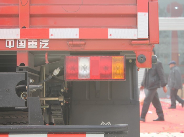 中国重汽HOWO 悍将 102马力 3360轴距单排轻卡底盘外观图（29/33）