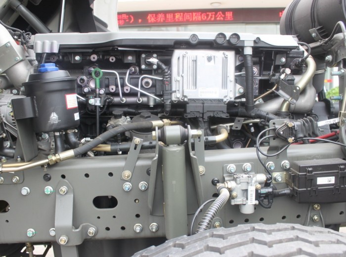 中国重汽 SITRAK C7H重卡 320马力 4X2 牵引车(ZZ4186N361HD1B)底盘图（46/53）
