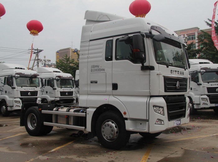 中国重汽 SITRAK C7H重卡 400马力 4X2 牵引车外观图（11/26）