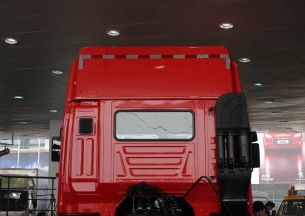 红岩 杰狮M100重卡 380马力 6X4 牵引车(CQ4254HTVG324C)底盘图