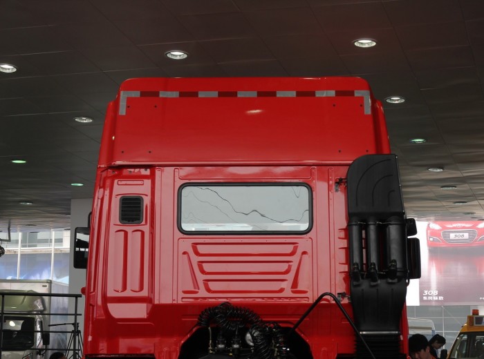 红岩 杰狮M100重卡 380马力 6X4 牵引车(CQ4254HTVG324C)底盘图（1/25）