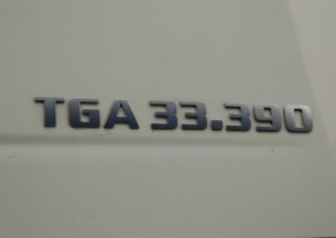 曼(MAN) TGA系列重卡 390马力 6X4 牵引车(型号33.390)外观图