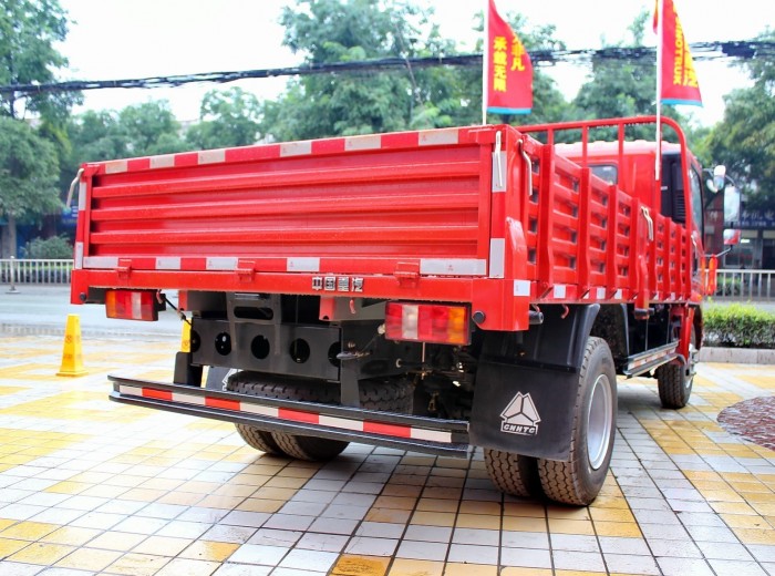 中国重汽HOWO 悍将 115马力 4.2米单排栏板轻卡外观图（8/24）