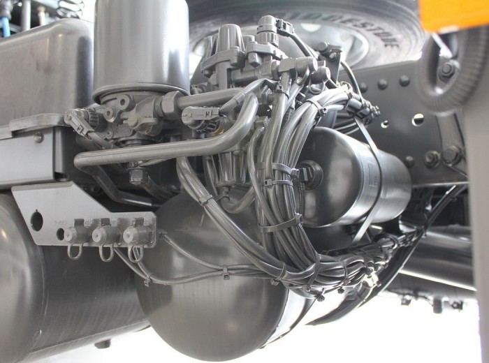奔驰 Actros重卡 440马力 6X2 牵引车(型号2644)底盘图（19/35）