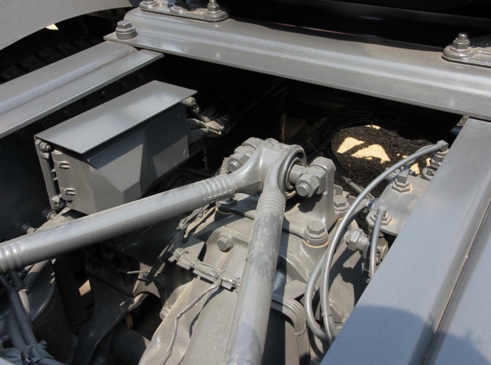 奔驰 Actros重卡 408马力 6X2 牵引车(型号2644)底盘图（25/36）