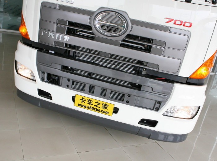广汽日野 700系列重卡 380马力 6X4 牵引车(YC4250SS10PK)外观图（11/18）