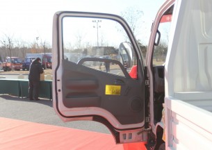 福田奥铃TX 103马力 4.23米单排栏板轻卡（CNG/汽油双燃料）驾驶室图