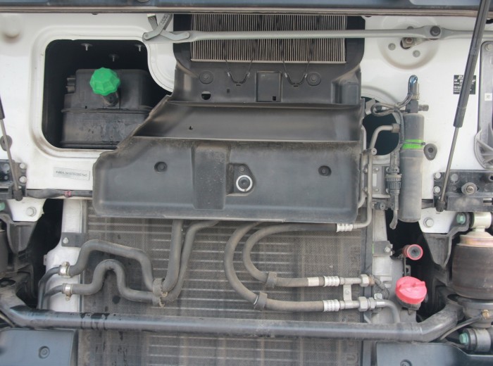 奔驰 Actros重卡 440马力 6X2 牵引车(型号2644)外观图（32/55）