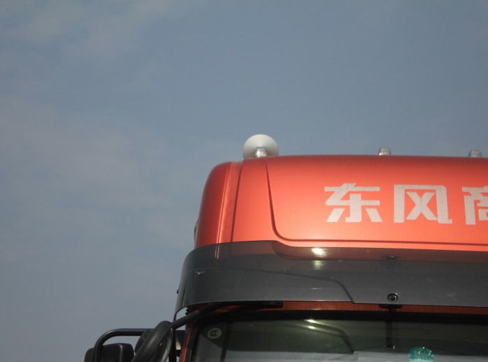 东风 天龙重卡 420马力 6X4 牵引车(DFL4251AX16A)外观图（12/71）