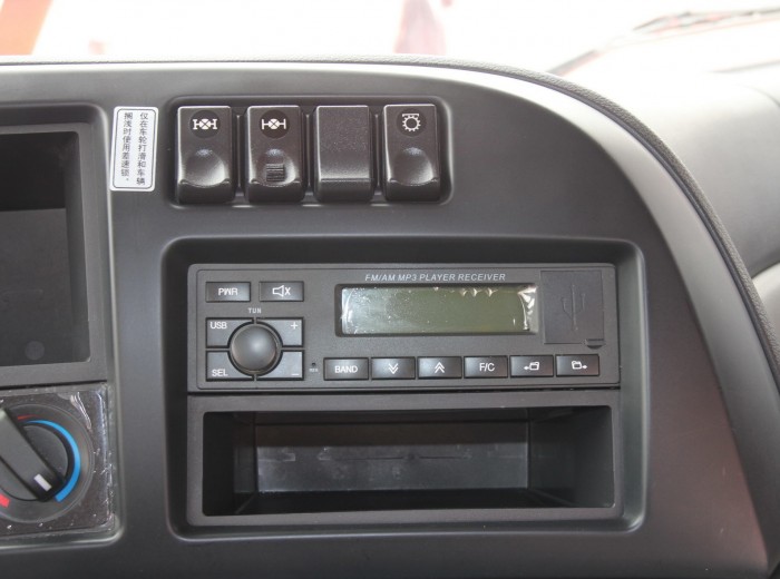 东风 大力神重卡 385马力 6X6 特种车(底盘)(DFL1330A1)驾驶室图（29/31）