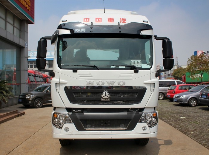 中国重汽 HOWO T5G系重卡 350马力 4X2 牵引车(ZZ4183N361GD1)外观图（1/31）