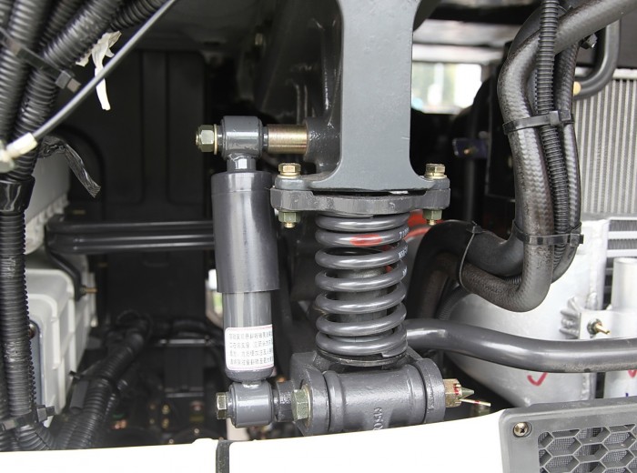 东风柳汽 霸龙康明斯M7C重卡 400马力 6X4 牵引车(LZ4251QDCA)驾驶室图（54/59）