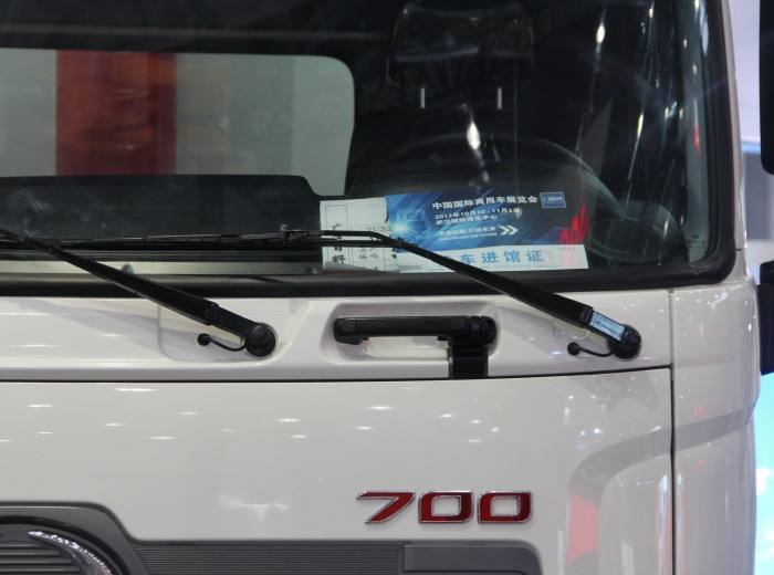 广汽日野 700系列重卡 350马力 6X4 自卸车(YC3310FY2PY4)外观图（22/32）
