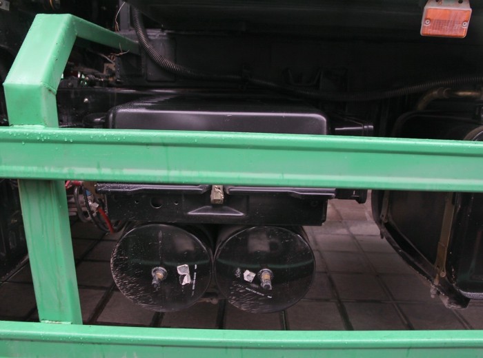 华菱 星凯马重卡 350马力 6X4 自卸车(新型渣土车)底盘图（19/68）