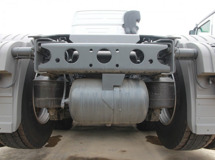 奔驰 Actros重卡 440马力 6X2 牵引车(型号2644)底盘图（47/77）
