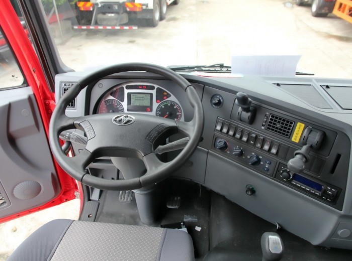 红岩 杰狮M100重卡 350马力 4X2 牵引车(CQ4185HTG361)驾驶室图（28/144）