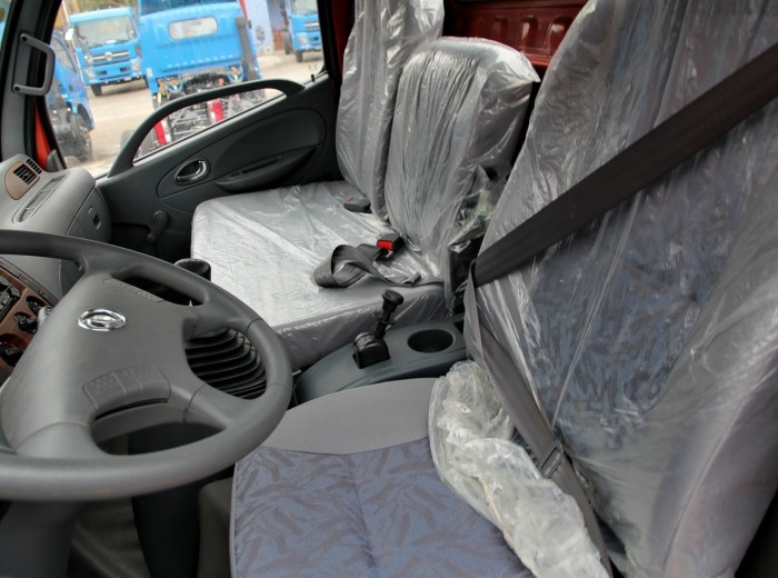 东风多利卡L 140马力 3300轴距单排轻卡底盘驾驶室图（35/57）