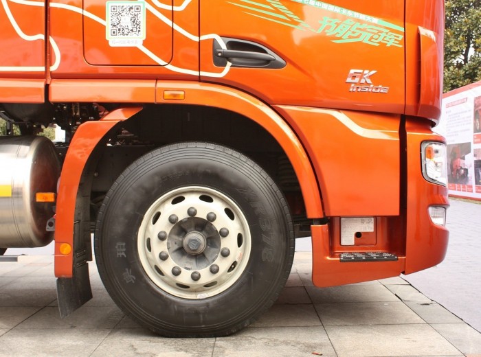 2015款联合卡车U400 400马力 6X4 LNG牵引车(SQR4252N6ZT4)(K金版)外观图（24/24）