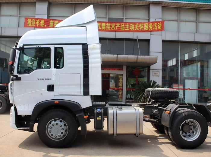中国重汽 HOWO T5G系重卡 350马力 4X2 牵引车(ZZ4183N361GD1)外观图（4/31）