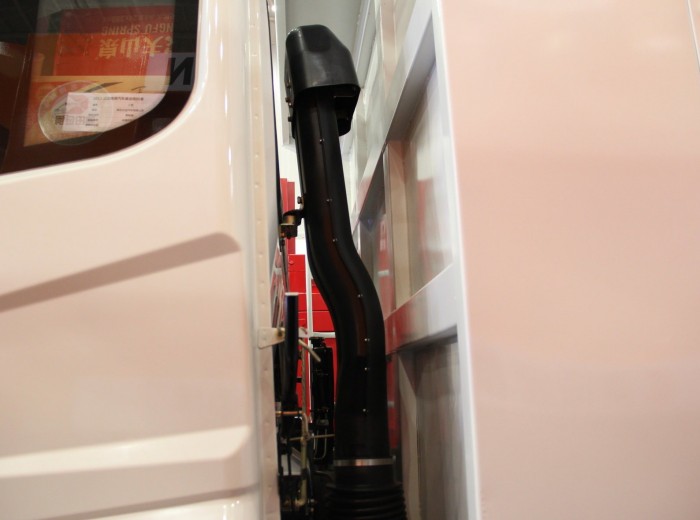 2013款大运 运驰中卡 140马力 4X2 自卸车(CGC3042PV34E3)外观图（20/21）