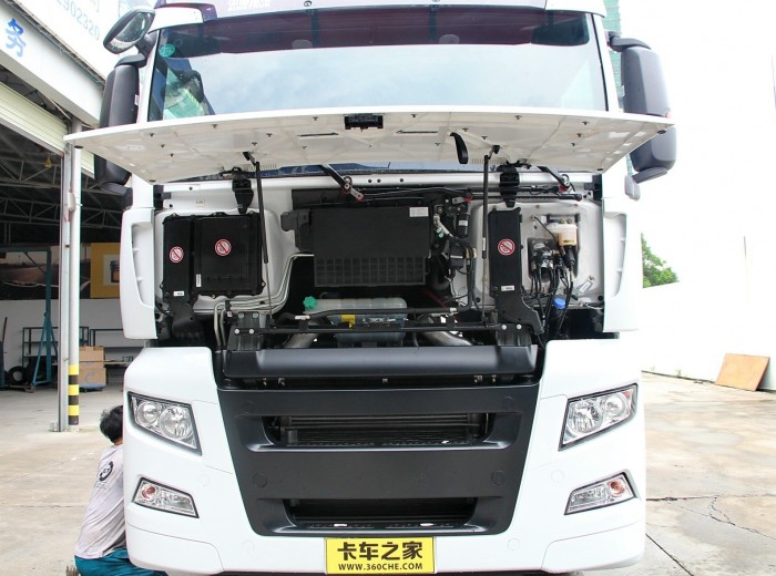 中国重汽 SITRAK C7H重卡 480马力 6X2 牵引车(ZZ4256V323HD1)外观图（72/80）